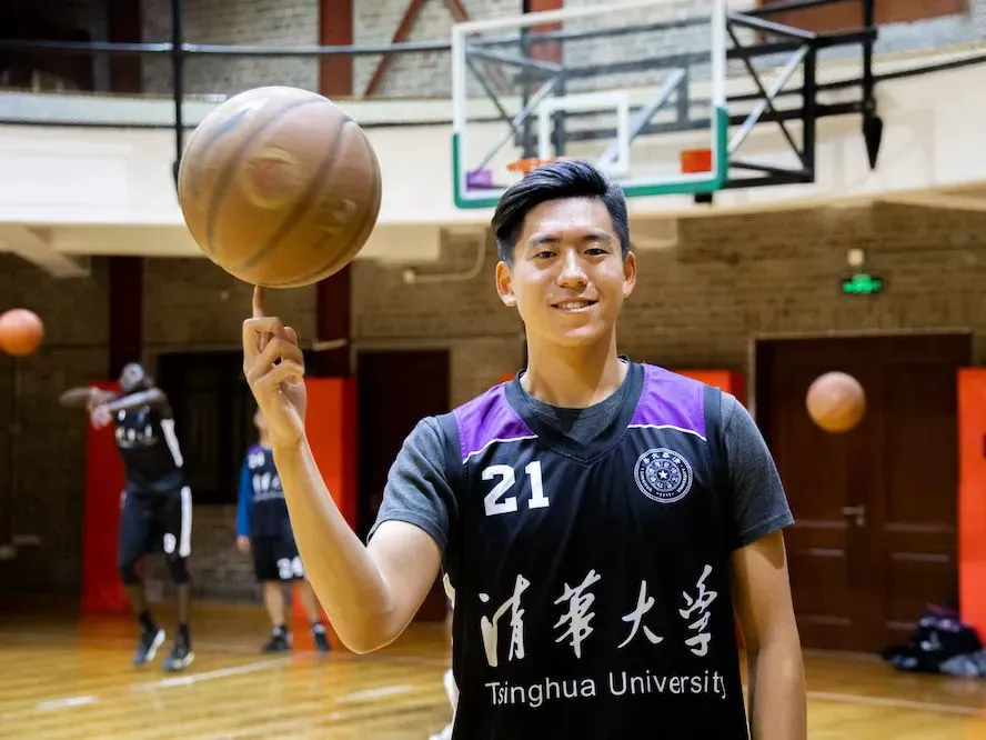 儿童如何在游戏中学习篮球技术_1